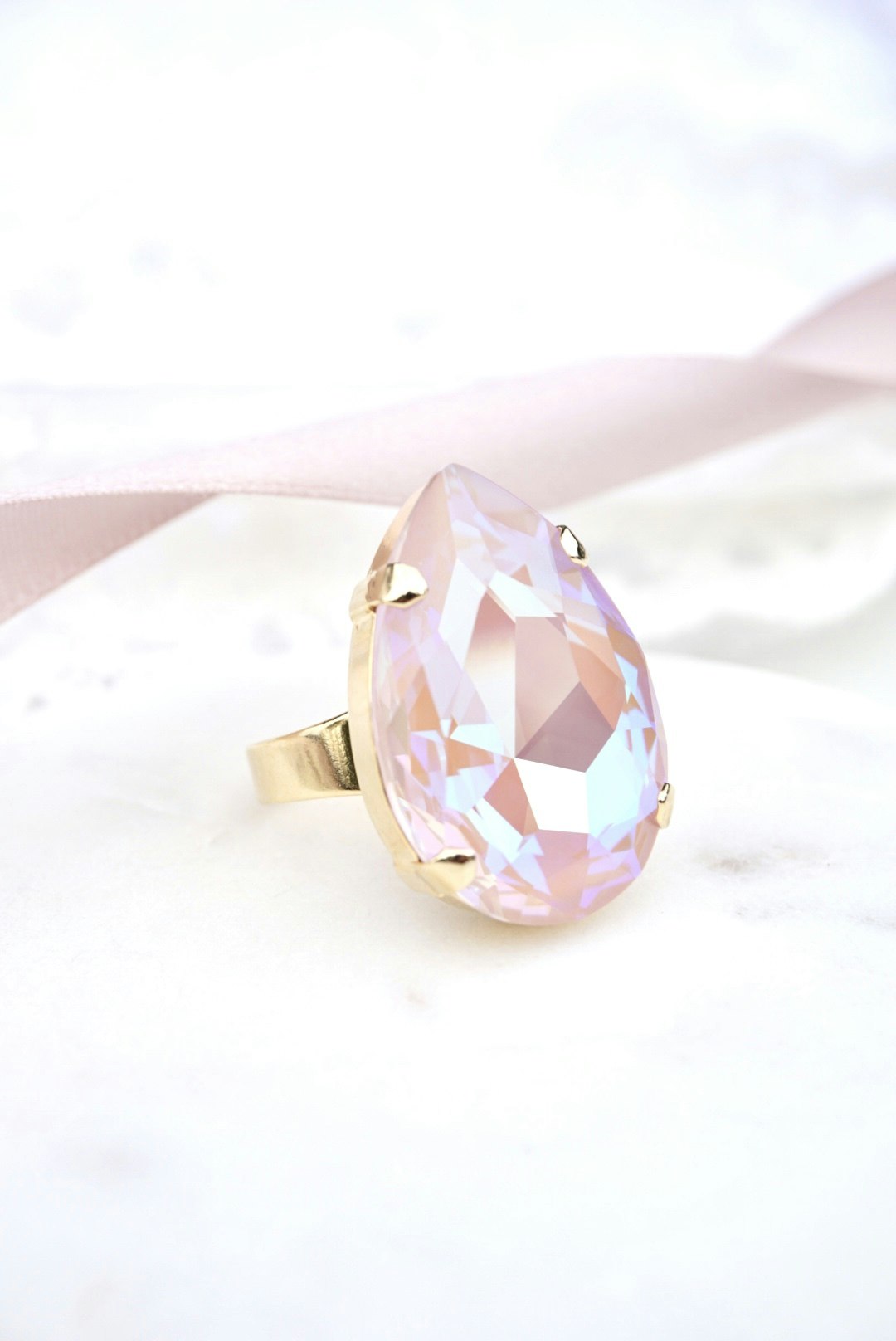 Daphne ring, mange farger, gull eller rhodium