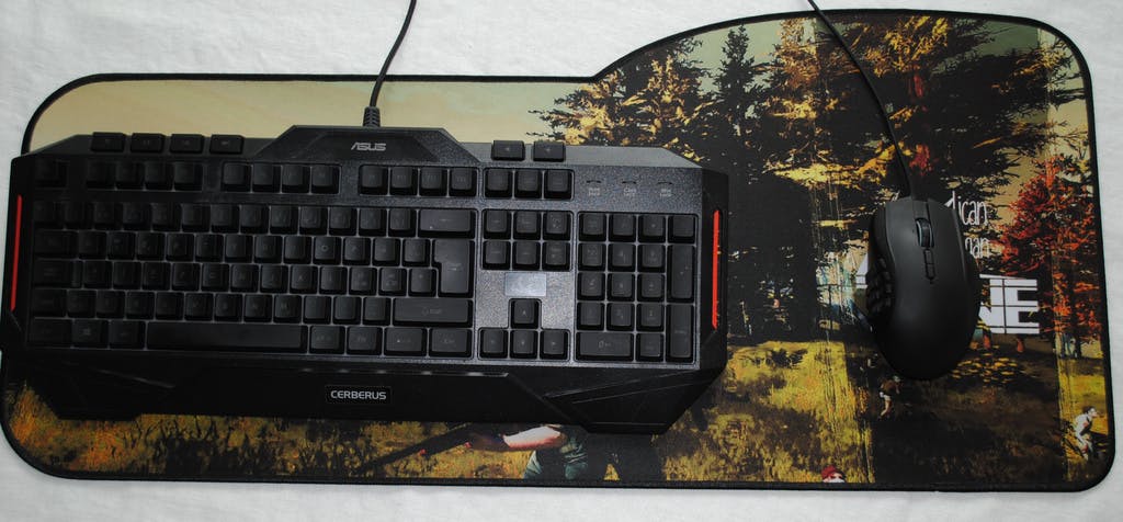 Mönstrad  E-sport keyboard musmatta, storlek: 73x33/28 cm