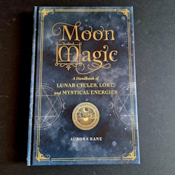 Moon Magic - bok