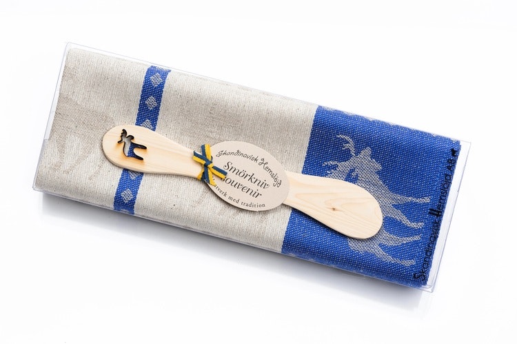 Towel and butter knife, moose blue