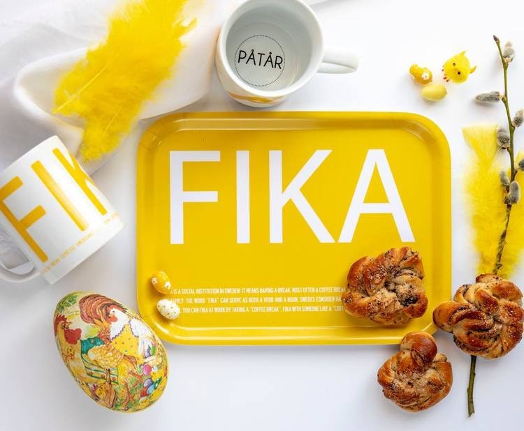 Tablett FIKA, gelb (mit englischem Text)