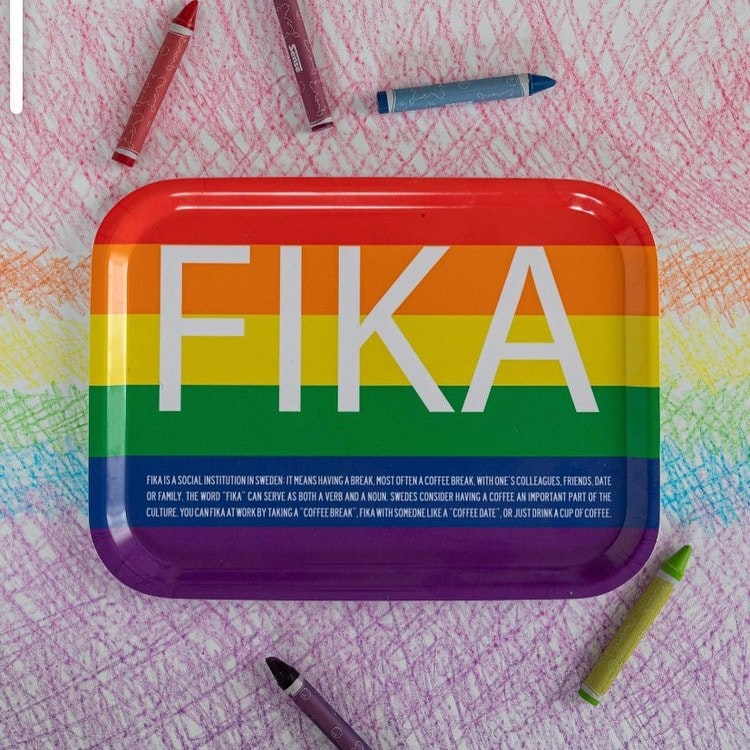 Bricka Fika, regnbågen / Pride