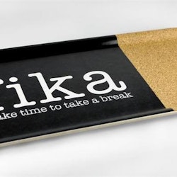 Bricka 32x15 cm kork, Make time Fika, Svart