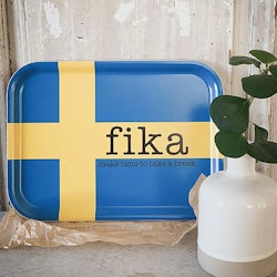 Bricka FIKA, svensk flagga, 20x27cm