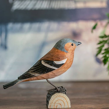Hand-carved Woodfinch