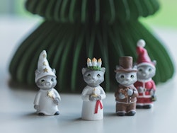 lucia train 4-p, cats