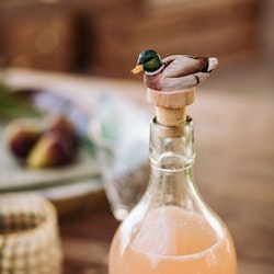 Bottle cap Grass duck, hand carved in wood