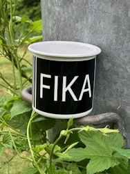 Emaljmugg, Fika svart/vitt med ränder