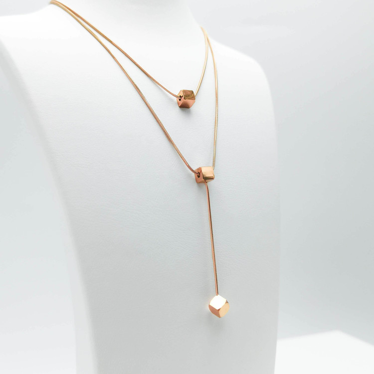 Charisma Luck Orbits bild 3 Dam halsband. Modern, stilren och exklusive Smycke.