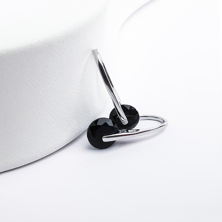 2 - Black Heel Wheel Silver Örhänge 925 Modern and trendy earings and women jewelry and accessories