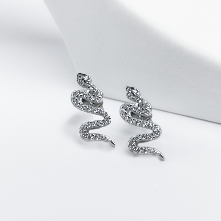 2 - Sneaky Snake Silver Örhänge 925 Modern and trendy earings and women jewelry and accessories