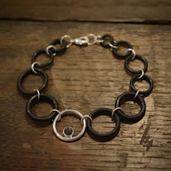 Silverarmband, gummi & svart cubik zirkon