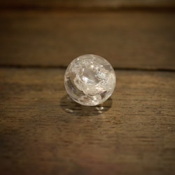 Bergkristall, 2,7 cm, klot, 28 gram