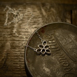 Fleur, silver halsband