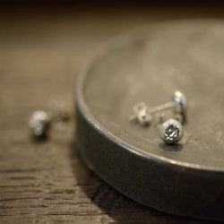 Örhängen i silver med Stjärntecken