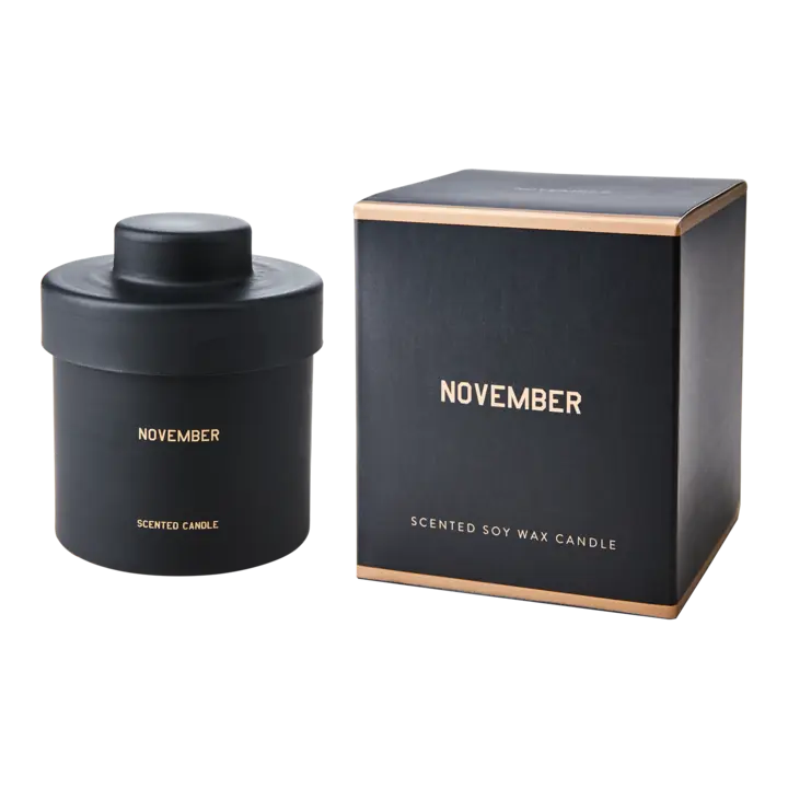 Doftljus av sojavax Calender, november doft med hazelnut & oat från Affari