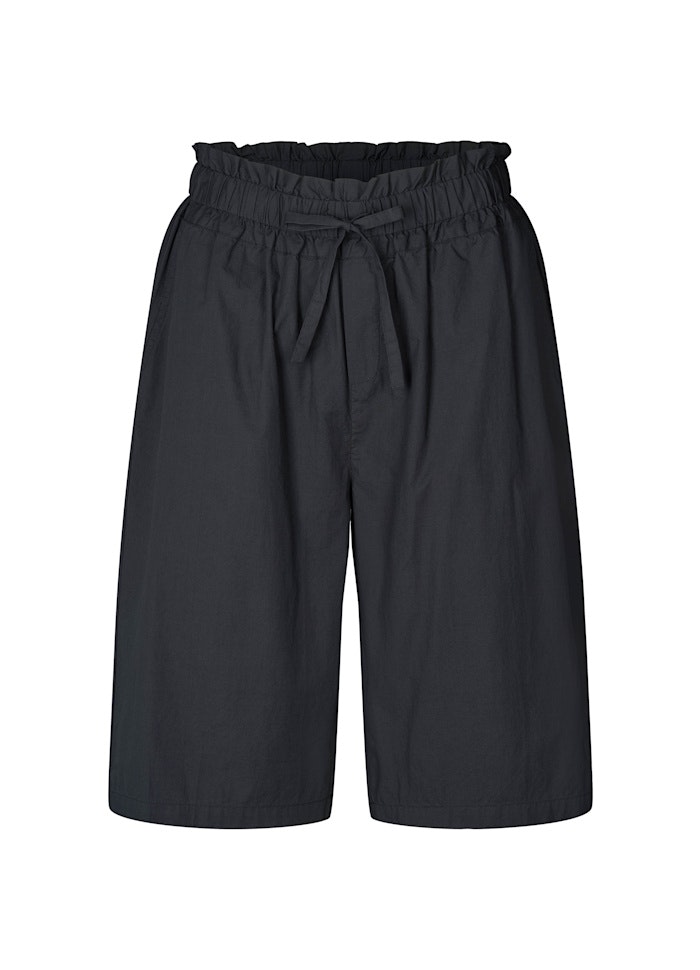 PJ shorts long, shorts i bermudamodell, med knyt upptill och fickor. Organic cotton poplin från Project AJ117
