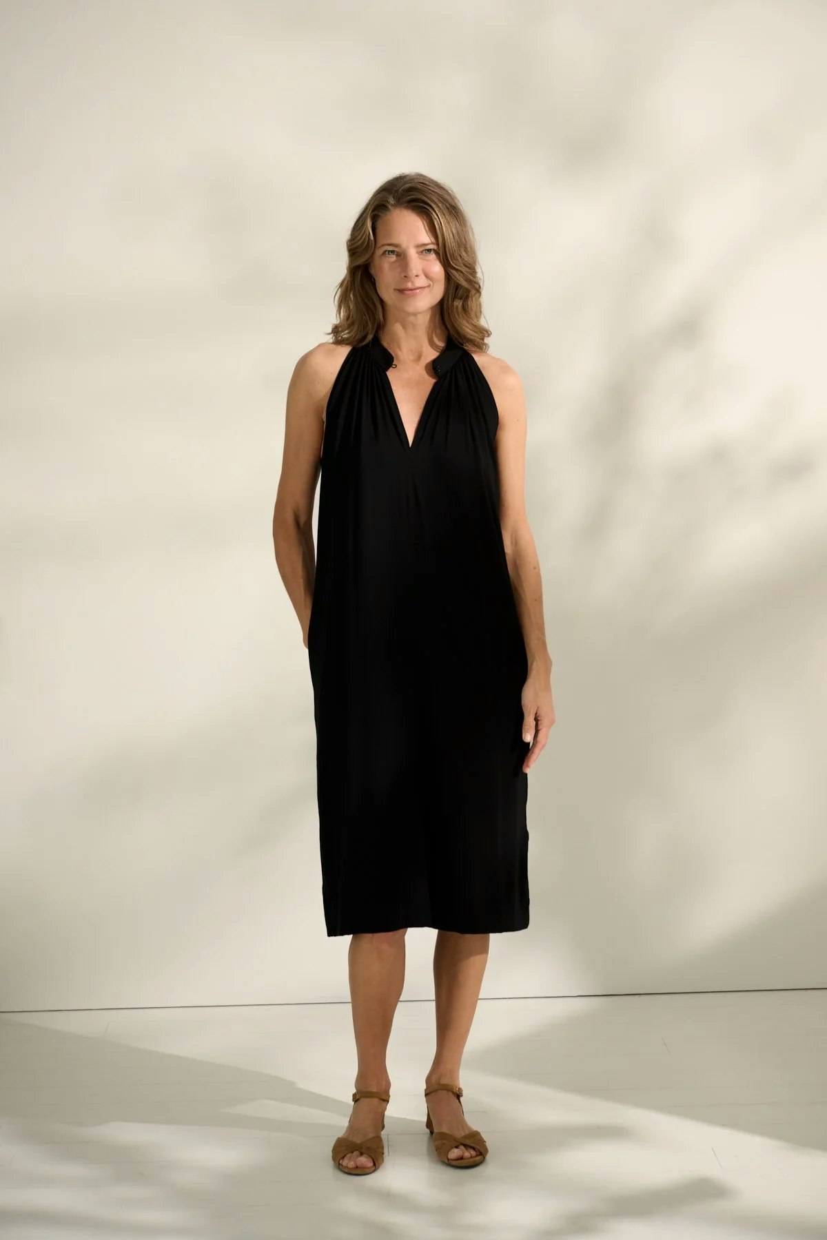 Robina dress, en halterneck klänning i mjuk ecovero viscose, från Moshi Moshi Mind.