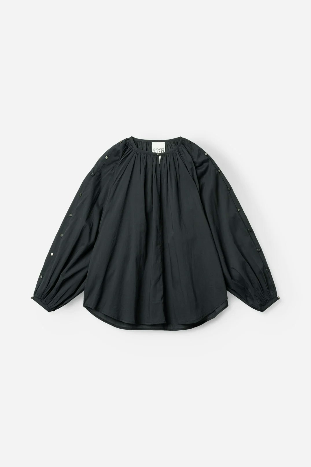 Hester Blouse, Vid blus i bomullsvoile, med puffig ärm, från Project AJ117.