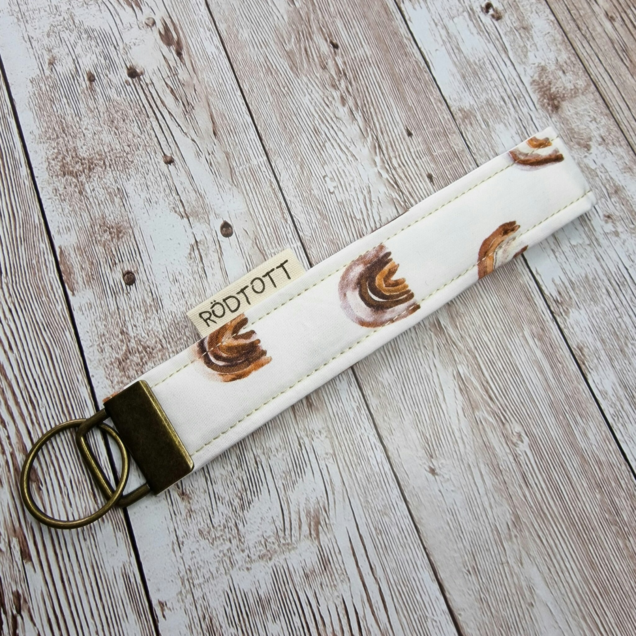 bohem, nyckelring, rödtott, keyfob, wristlet, handtag, väskhandtag, närproducerat, sytt i sverige, nyckelringar, rödtott, korthållare, boho regnbågar