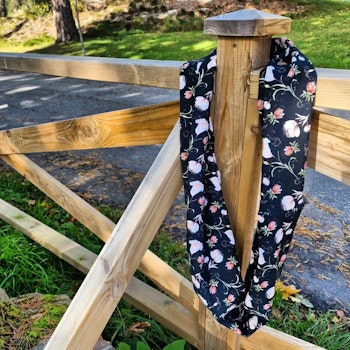 Infinity scarf i ekologisk bomullstrikå, Liljefrö.