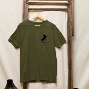 T-shirt: Svart häst [grön]