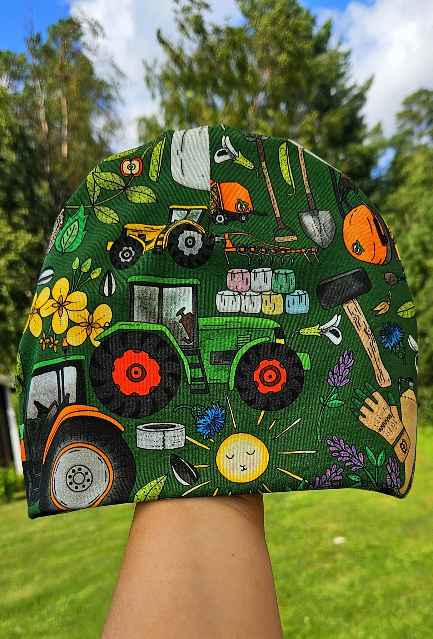Mössa - Traktor, grön botten (NYHET!)