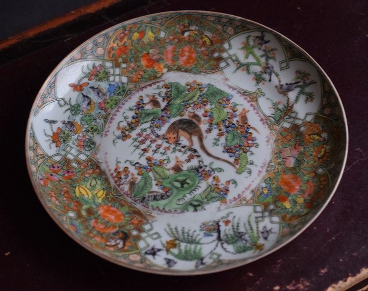 Canton Famille rose dish with squirrels / rats Qing Dynasty 19th Century