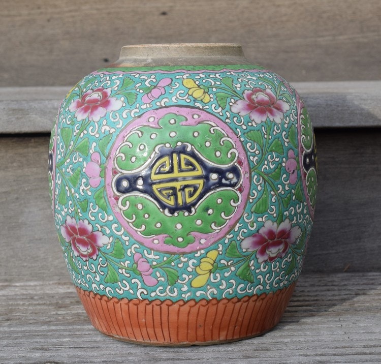 Antique Chinese porcelain ginger jar 19th Century Nonya Straits Peranakan