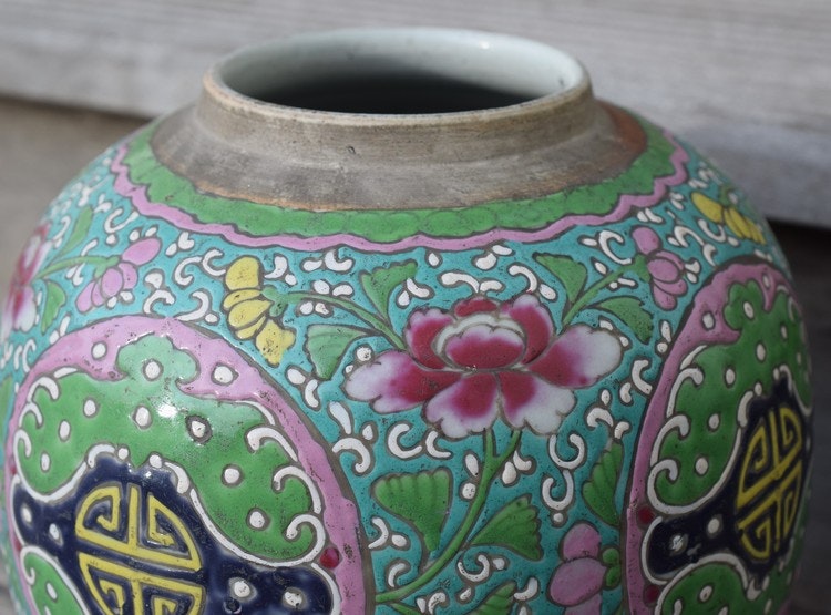Antique Chinese porcelain ginger jar 19th Century Nonya Straits Peranakan