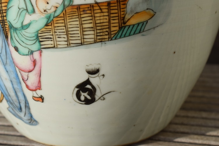 Antique Chinese Porcelain Ginger Jar with wooden lid Deng Shu Ji