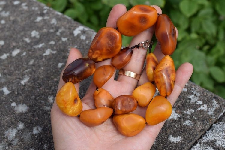GENUINE BALTIC AMBER CHIPS NECKLACE,HONEY 68-73 gm 28