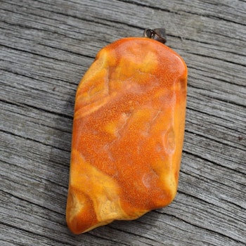 Natural amber pendant danish design hand carved egg yolk 6.6g 1980's Sagittarius