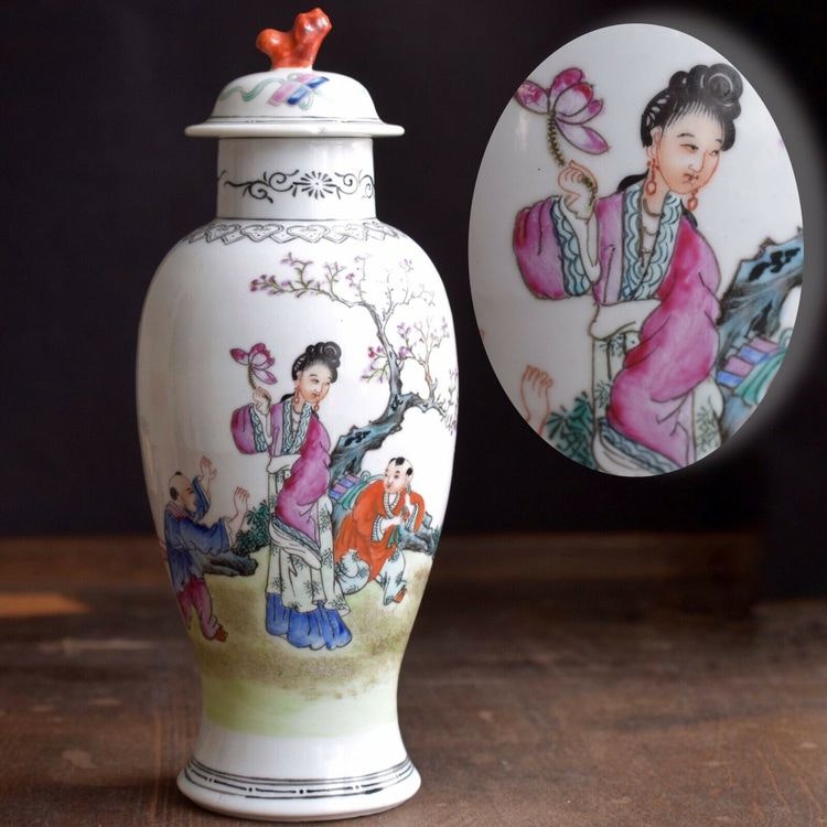 Chinese famille rose Porcelain lidded vase mid early 1900s republic period