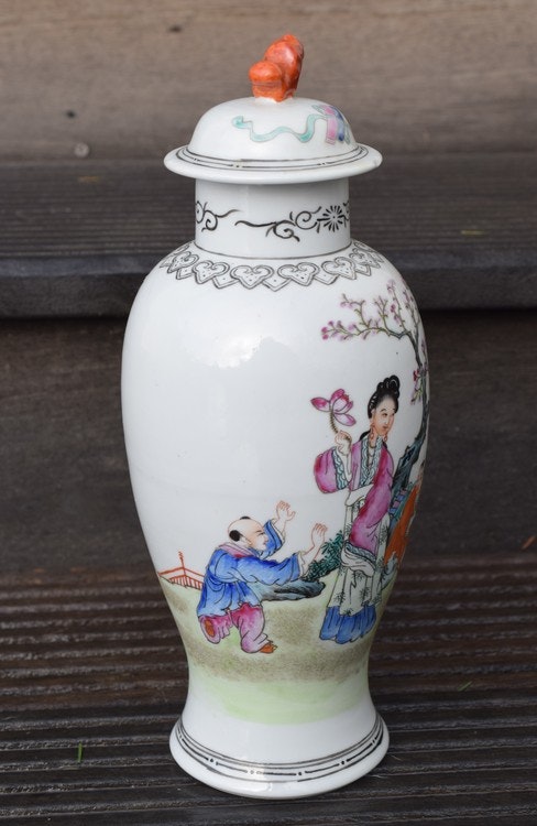 Chinese famille rose Porcelain lidded vase mid early 1900s republic period