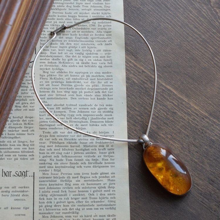 Natural amber pendant danish design EF House of Amber fascinating inclusion 37g