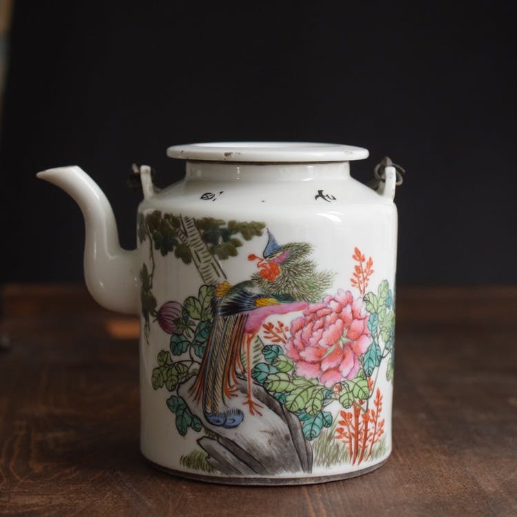 Antique Chinese Porcelain Teapot from early republic
