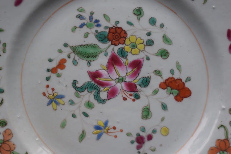 A antique Chinese famille rose plate, period of Qianlong, 18th Century #367
