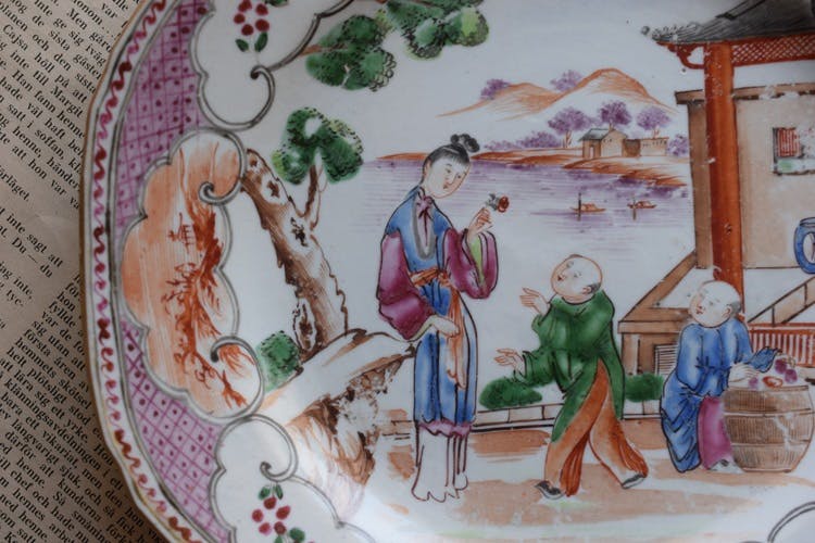 18th Century Chinese Export Rose Mandarin plate Qianlong Octagonal