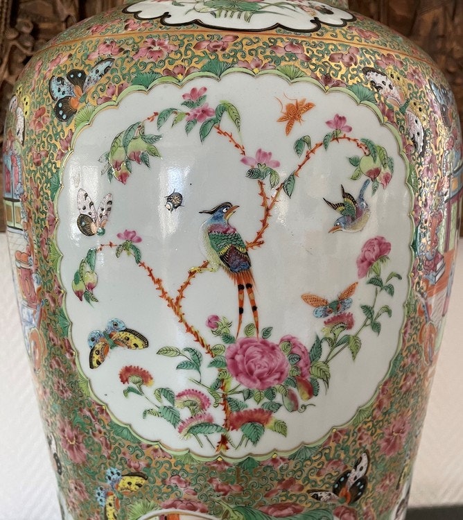 An large Chinese antique canton rose mandarin vase mid 19th Century