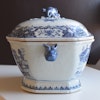 Large antique Chinese Export Blue and White Porcelain Tureen, Qianlong period