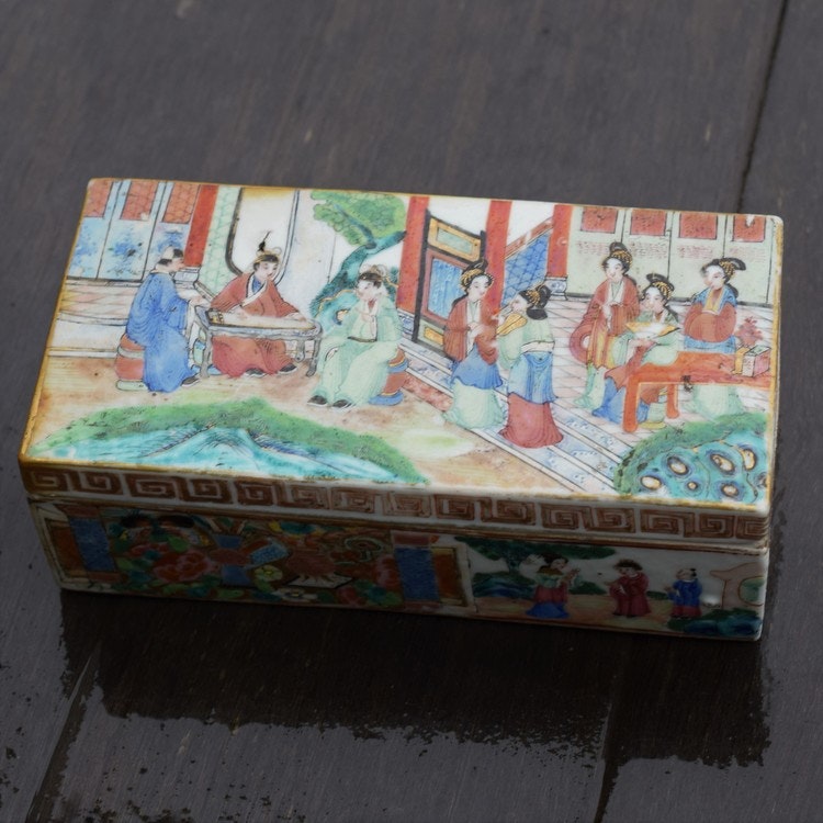 Antique Chinese Canton Mandarin Enamel Brush Box, Daoguang period