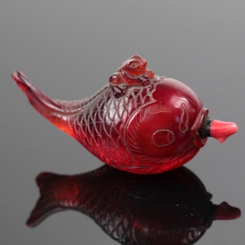 Qing Dynasty Liuli snuff bottle in shape of a carp