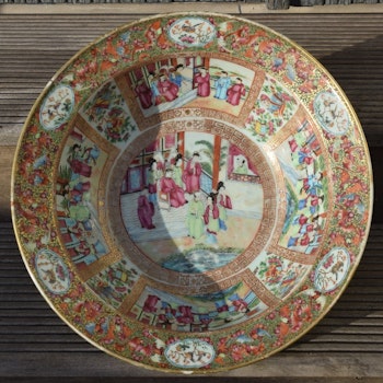 Large rose mandarin basin, Daoguang Period