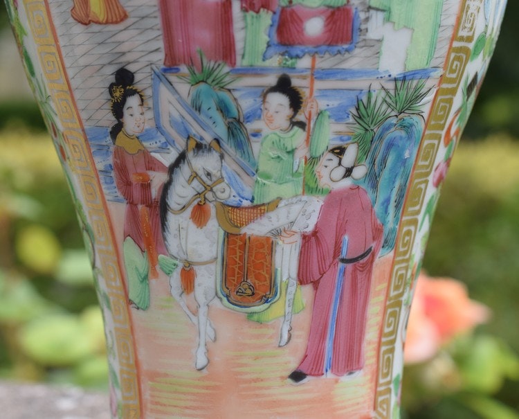 Rose mandarin vase with horse decoration