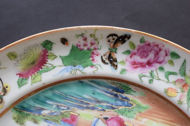 Antique Chinese famille rose mandarin Canton plate , Daoguang period