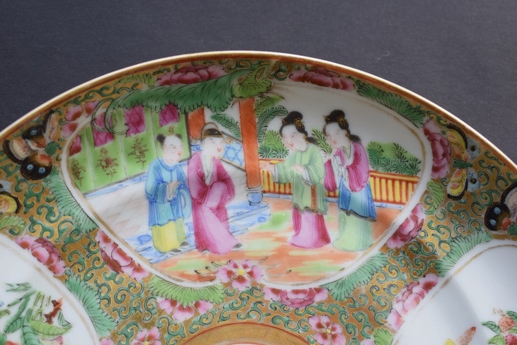 Antique Chinese Canton Rose Medallion dish with melon reserves famille rose #565