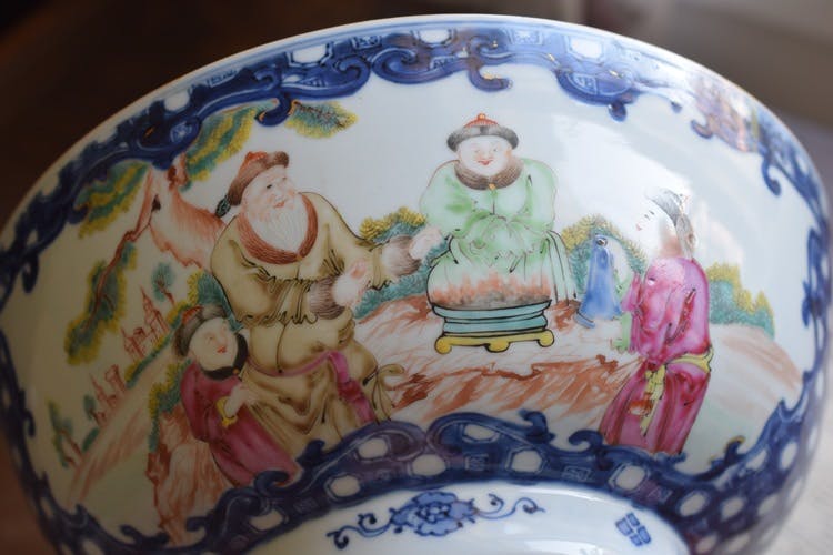 Antique Chinese Punch Bowl First half of the 18th Century Yongzheng / Qianlong