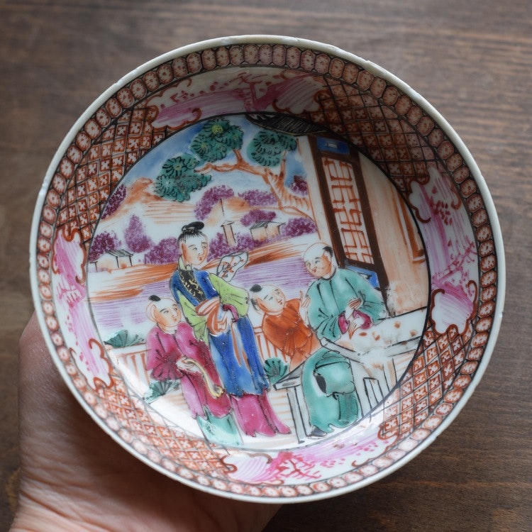 18th Century Chinese Rose Mandarin saucer, Qianlong Period, Qing Dynasty