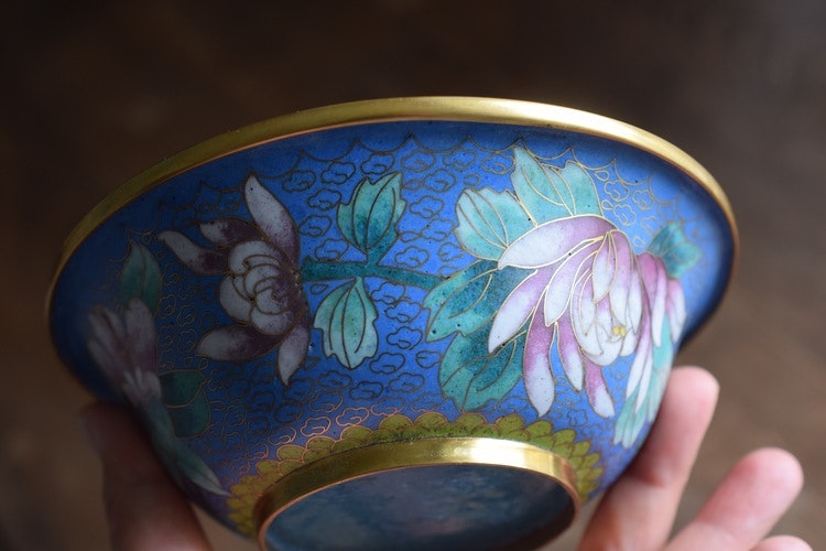 Chinese Cloisonné bowl decorated with flowers and butterfly, 20th century